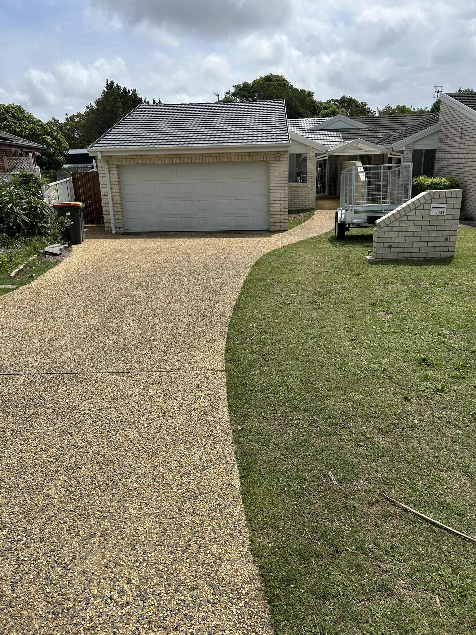 Power Cleaning Driveway